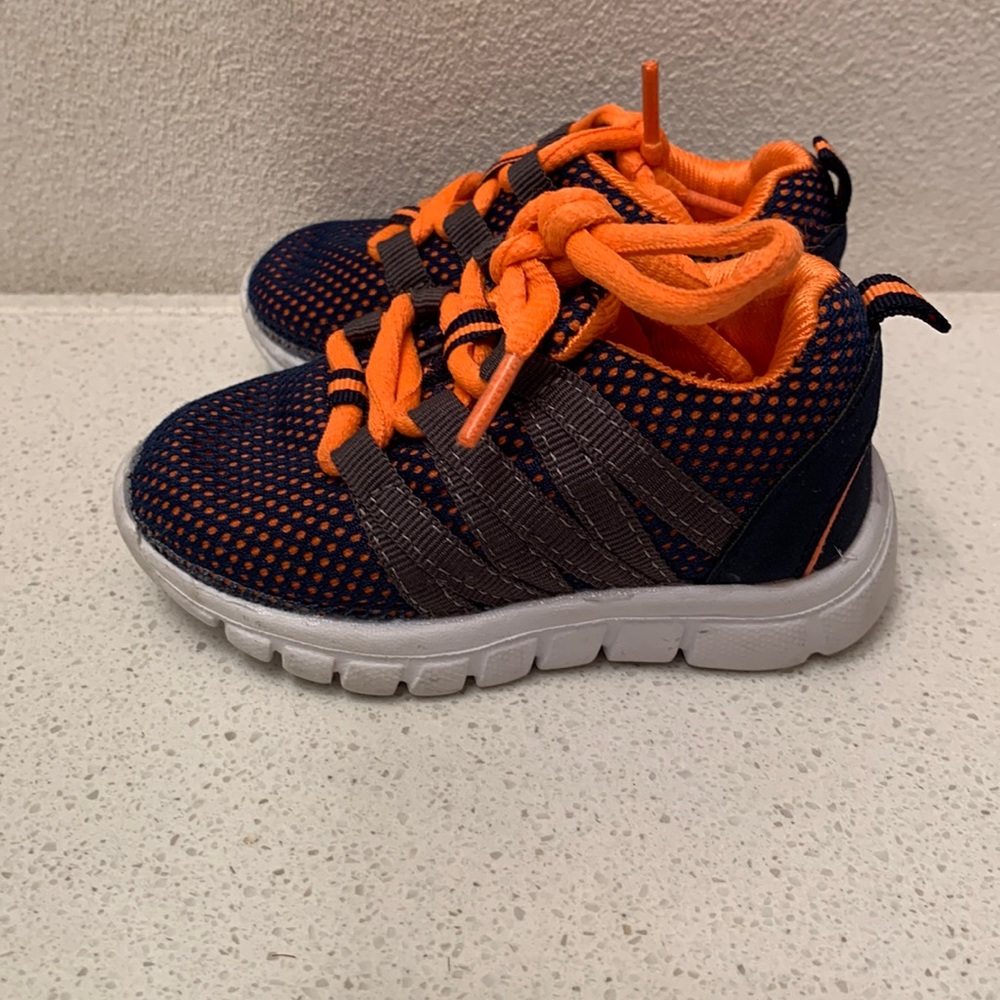 🌺 Baby Boy Sneakers Navy Blue and Orange.
